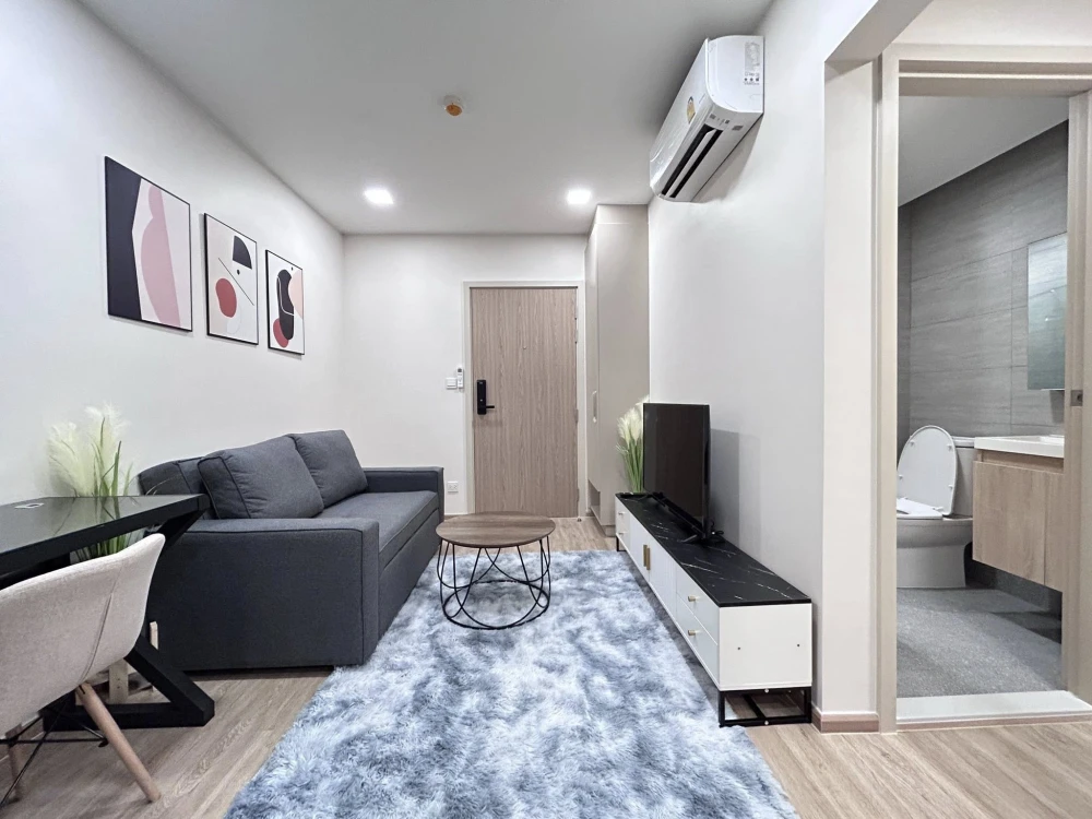 For rent: The Nest Chula Samyan, a lovely room on the 8th floor in a great location. Fully furnished, just bring your bags and move in!