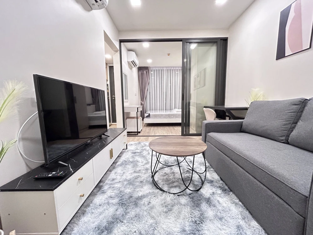 For rent: The Nest Chula Samyan, a lovely room on the 8th floor in a great location. Fully furnished, just bring your bags and move in!