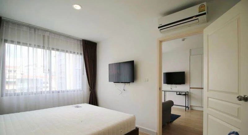 For rent: The Nest Sukhumvit 22, 4th floor unit. Spacious area. Book now!