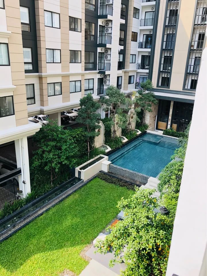 For rent: The Nest Sukhumvit 22, 4th floor unit. Spacious area. Book now!