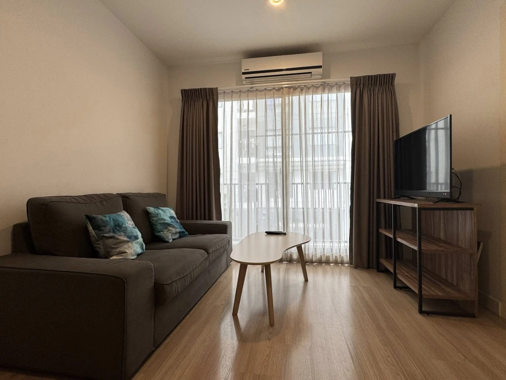 For rent: The Nest Sukhumvit 22, 2 bedrooms, 2 bathrooms. Spacious and comfortable living area. Book now!