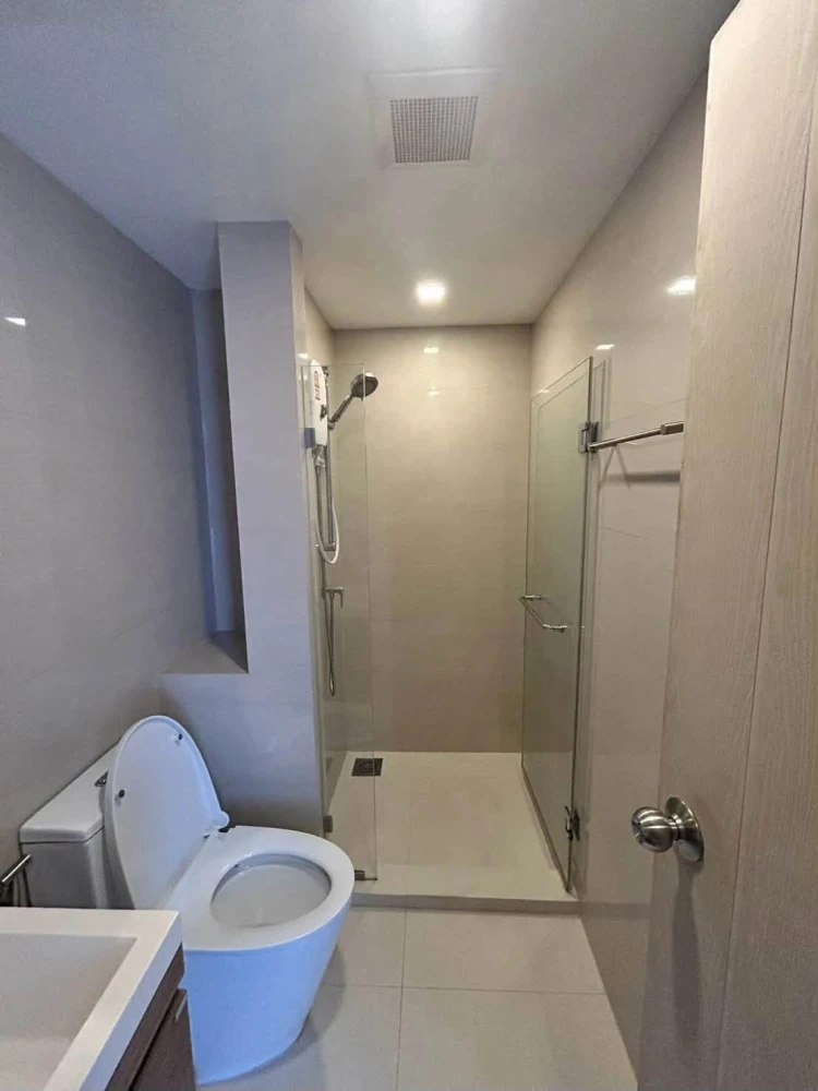 Premium 1 Bedroom unit for rent at The Nest Sukhumvit 64 Phase 2. Pool view from bedroom and balcony. Reservation required.