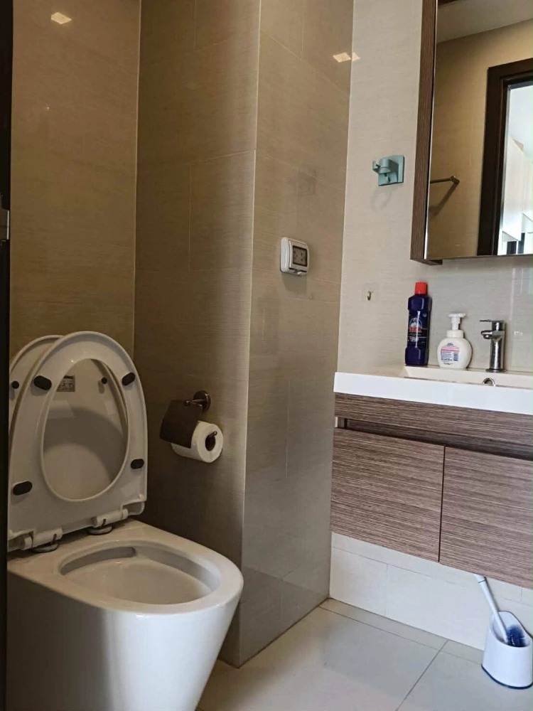 For rent: The Nest Sukhumvit 64, a nice room on the 4th floor, fully furnished and equipped with appliances. Hurry and reserve now!