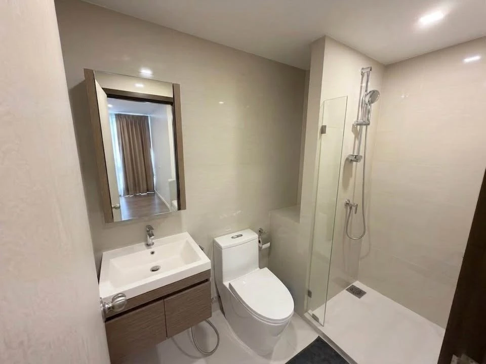 For rent: The Nest Sukhumvit 64, corner unit, 8th floor. Quiet and peaceful, with a relaxing pool view. Book now!