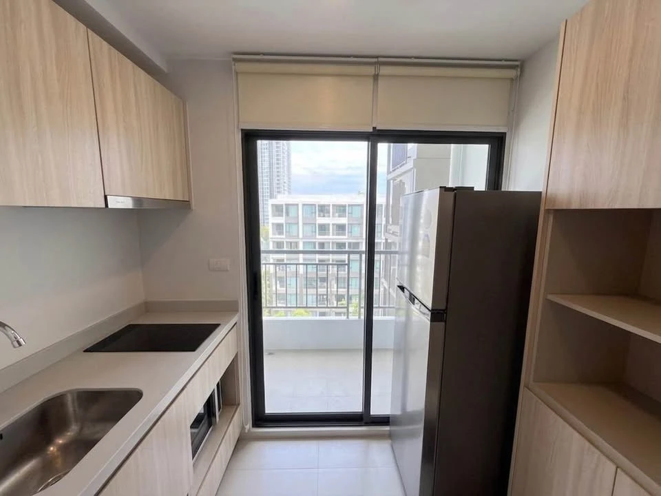 For rent: The Nest Sukhumvit 64, corner unit, 8th floor. Quiet and peaceful, with a relaxing pool view. Book now!