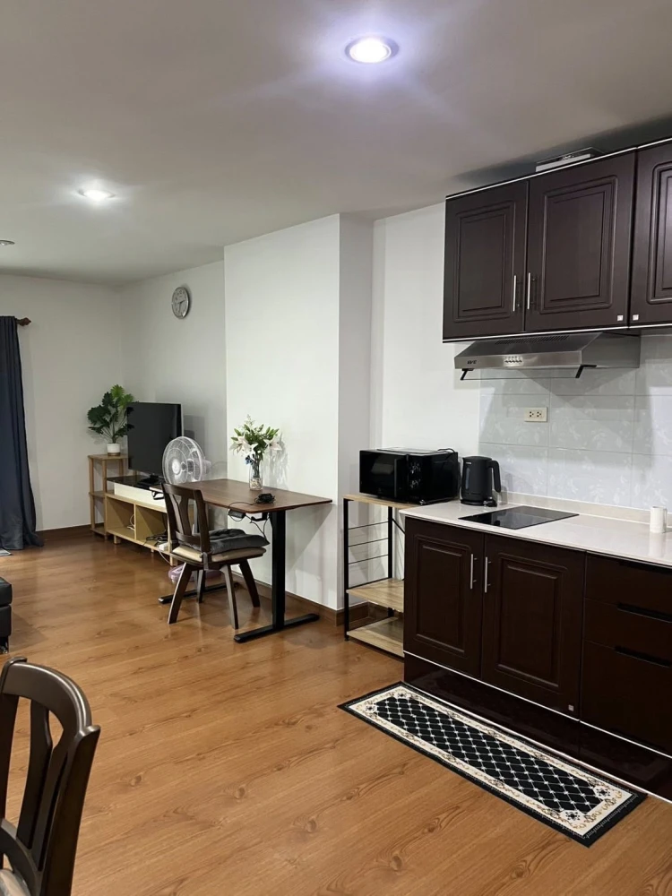 For rent: The Next Sukhumvit 52, 5th floor, fully furnished, very livable. Book now!