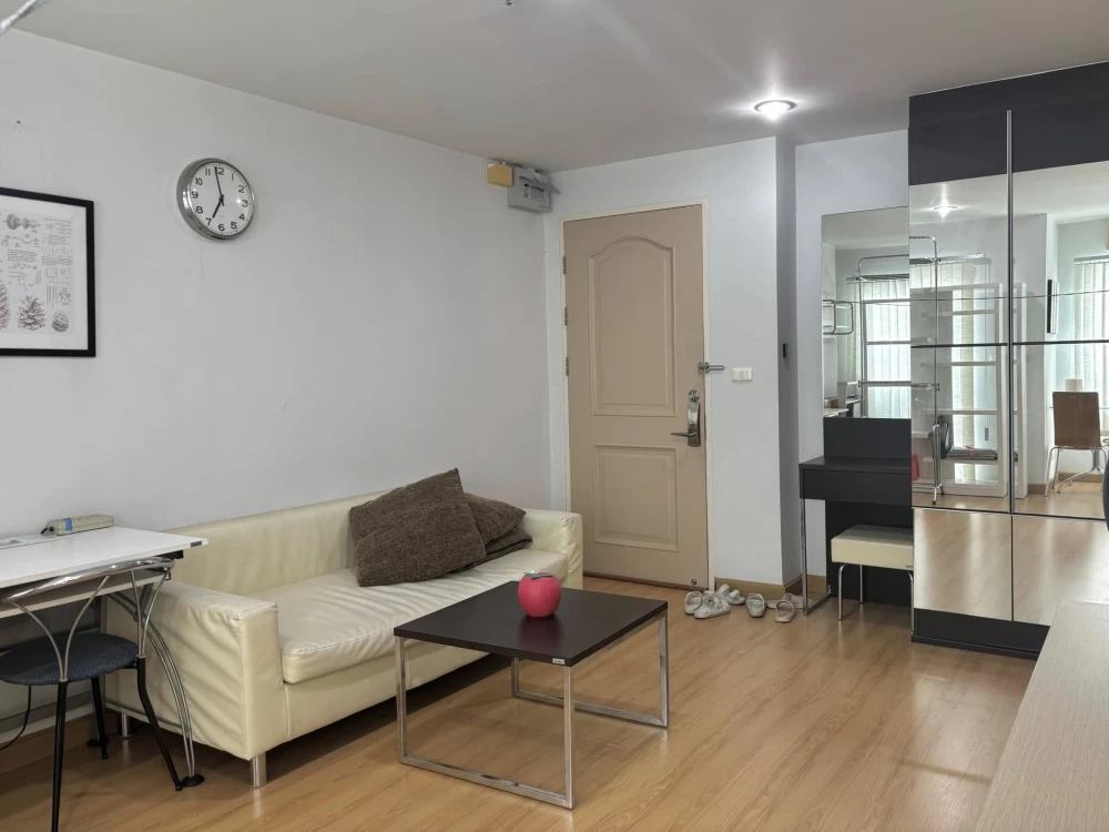 For rent: The Next Lat Phrao 44, large room with open space, fully furnished, book now before it's gone.