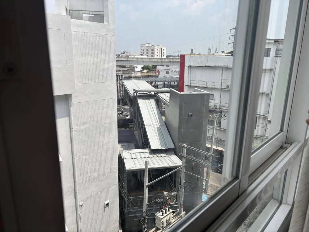 For rent: The Next Lat Phrao 44, large room with open space, fully furnished, book now before it's gone.