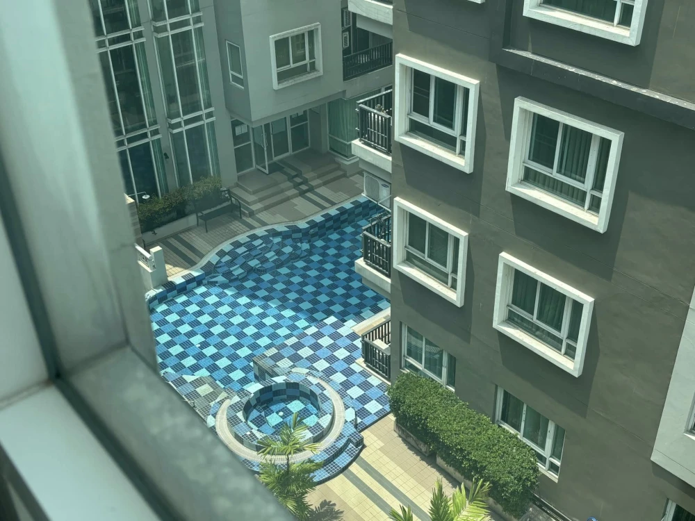 For rent: The Next Lat Phrao 44, large room with open space, fully furnished, book now before it's gone.