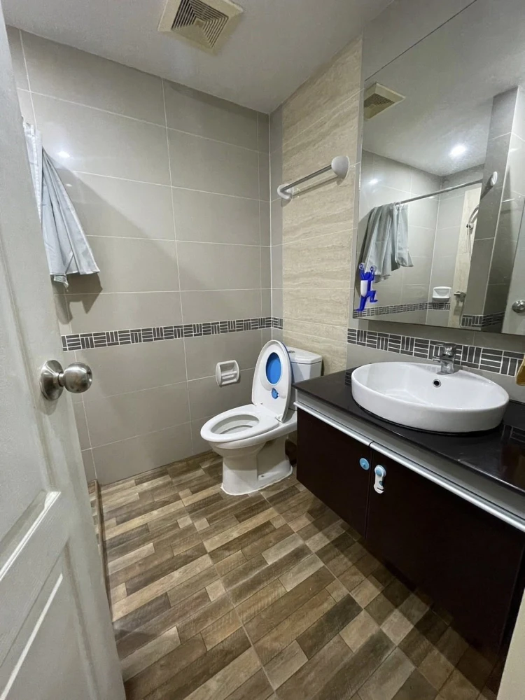 For rent: The Next Sukhumvit 52, 2 bedrooms, 2 bathrooms, with built-in furniture, a view of trees that is pleasing to the eye. If you don't book, you