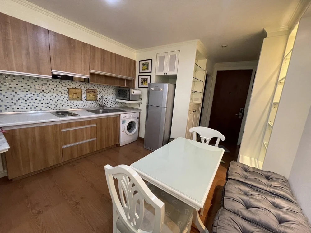 For rent: The Next Sukhumvit 52, 2 bedrooms, 2 bathrooms, with built-in furniture, a view of trees that is pleasing to the eye. If you don't book, you