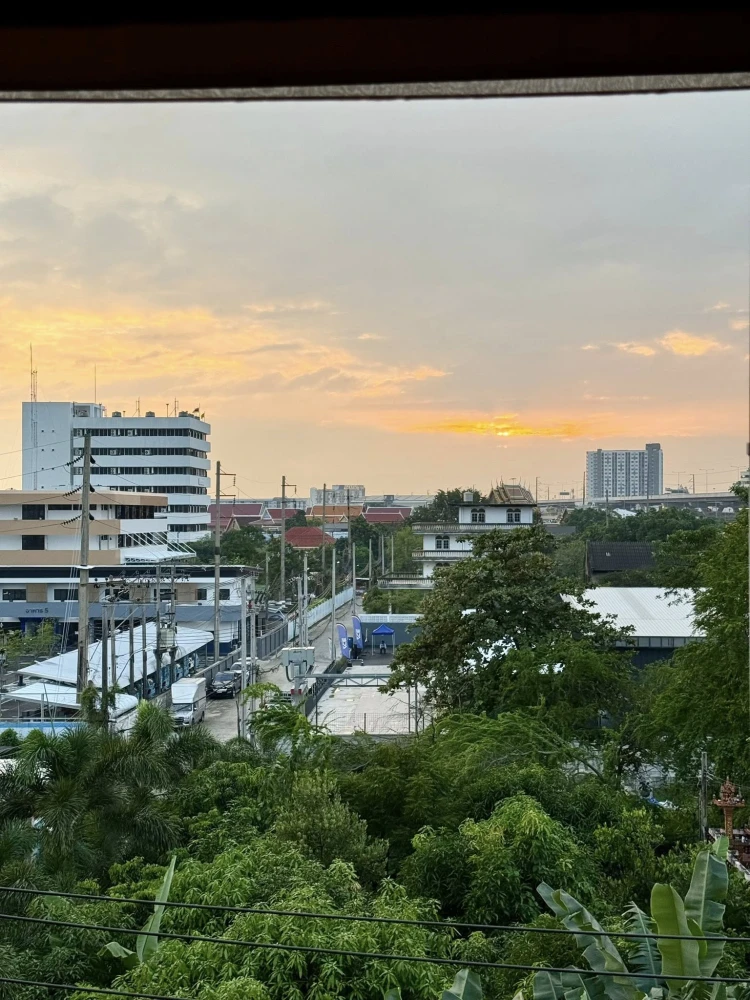 For rent: The Niche ID Rama 2, 1 bedroom, 1 bathroom, complete with amenities and common areas. Hurry and reserve now!