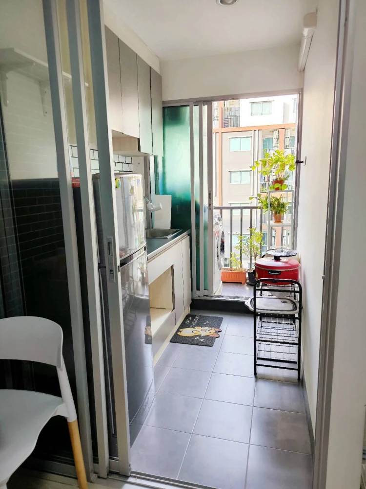 For rent: The Niche ID Rama 2, 5th floor, pool view, fully furnished room, ready to move in, book now, don't miss out.