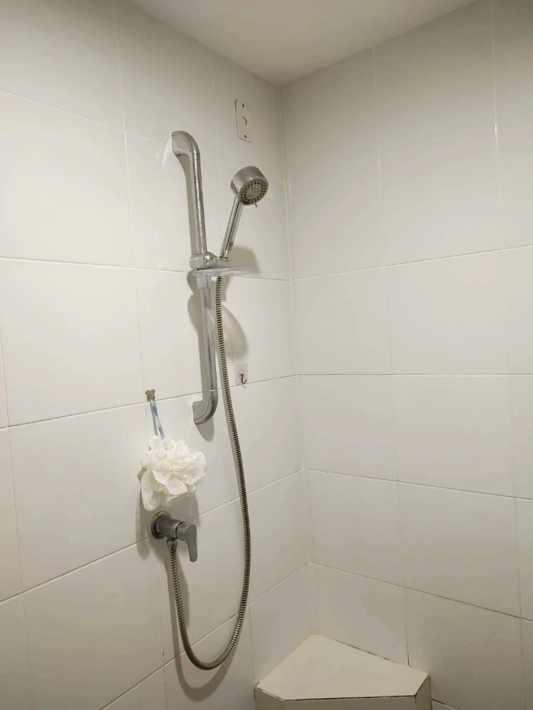 For rent: The Niche ID Rama 2, 5th floor, pool view, fully furnished room, ready to move in, book now, don't miss out.