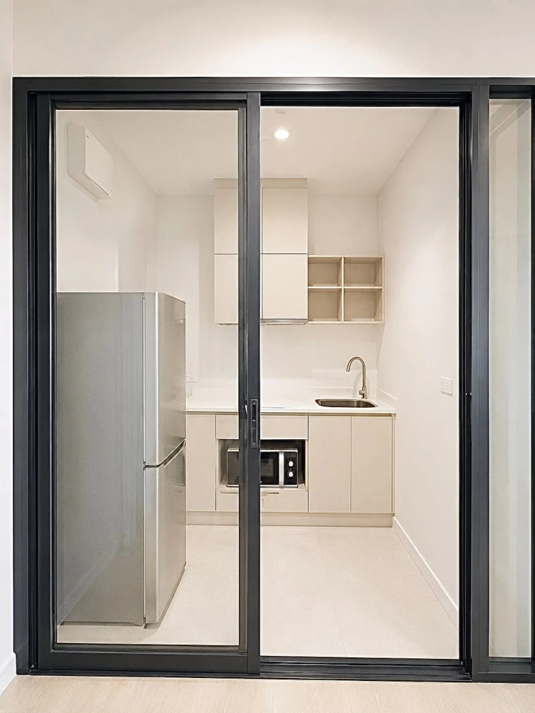 For rent: The Niche Pride Thonglor-Phetchaburi. Corner unit, less crowded, fully furnished, great location. Don't miss this opportunity!