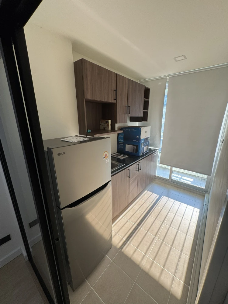 For rent: The Niche Sukhumvit 49, 43 sq.m. A large, rare unit in the Thonglor area. Highly recommended!