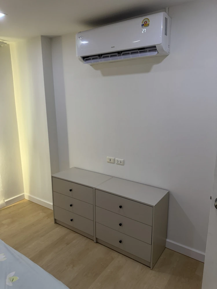 For rent: The Niche Sukhumvit 49, 43 sq.m. A large, rare unit in the Thonglor area. Highly recommended!