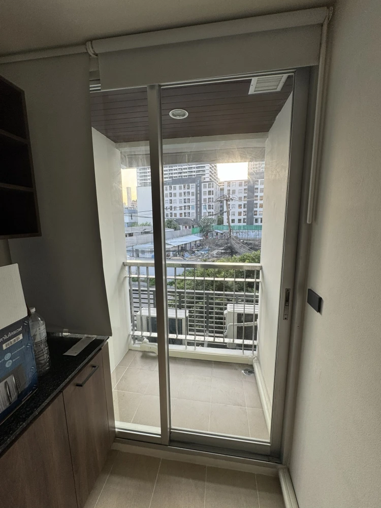 For rent: The Niche Sukhumvit 49, 43 sq.m. A large, rare unit in the Thonglor area. Highly recommended!