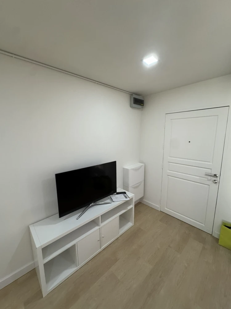 For rent: The Niche Sukhumvit 49, 43 sq.m. A large, rare unit in the Thonglor area. Highly recommended!