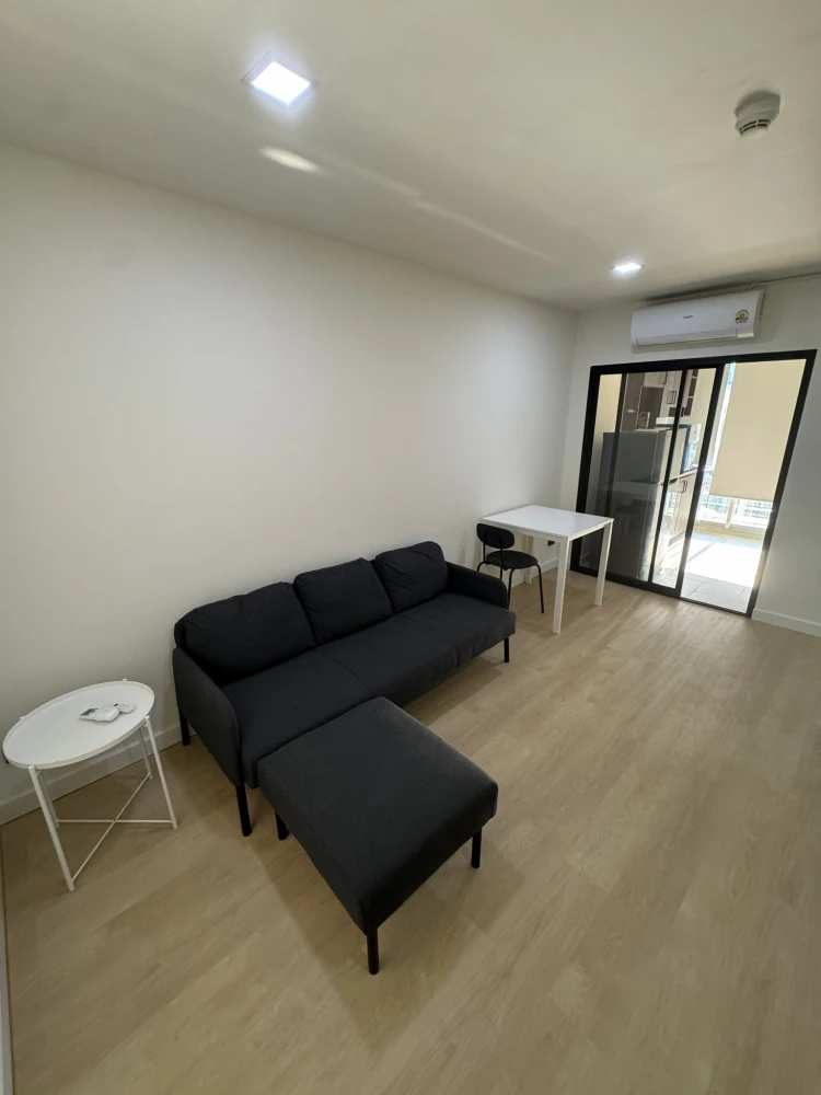 For rent: The Niche Sukhumvit 49, 43 sq.m. A large, rare unit in the Thonglor area. Highly recommended!