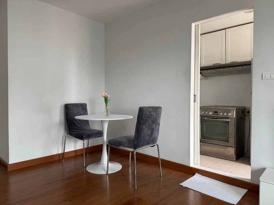 For rent: The Niche Ratchada - Huai Khwang, ready to move in, spacious room, fully furnished, reserve now!