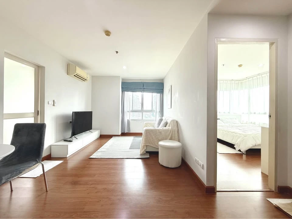 For rent: The Niche Ratchada - Huai Khwang, ready to move in, spacious room, fully furnished, reserve now!