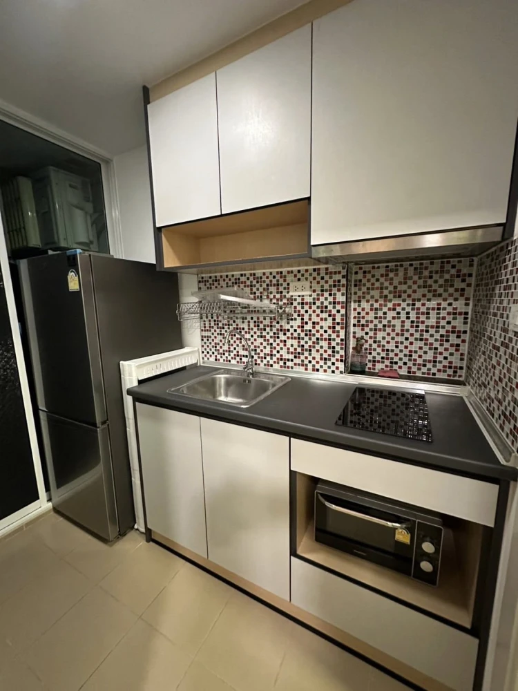 For rent: The One Plus D Huamak 12, 4th floor, nice room, fully furnished, reserve now, hurry!
