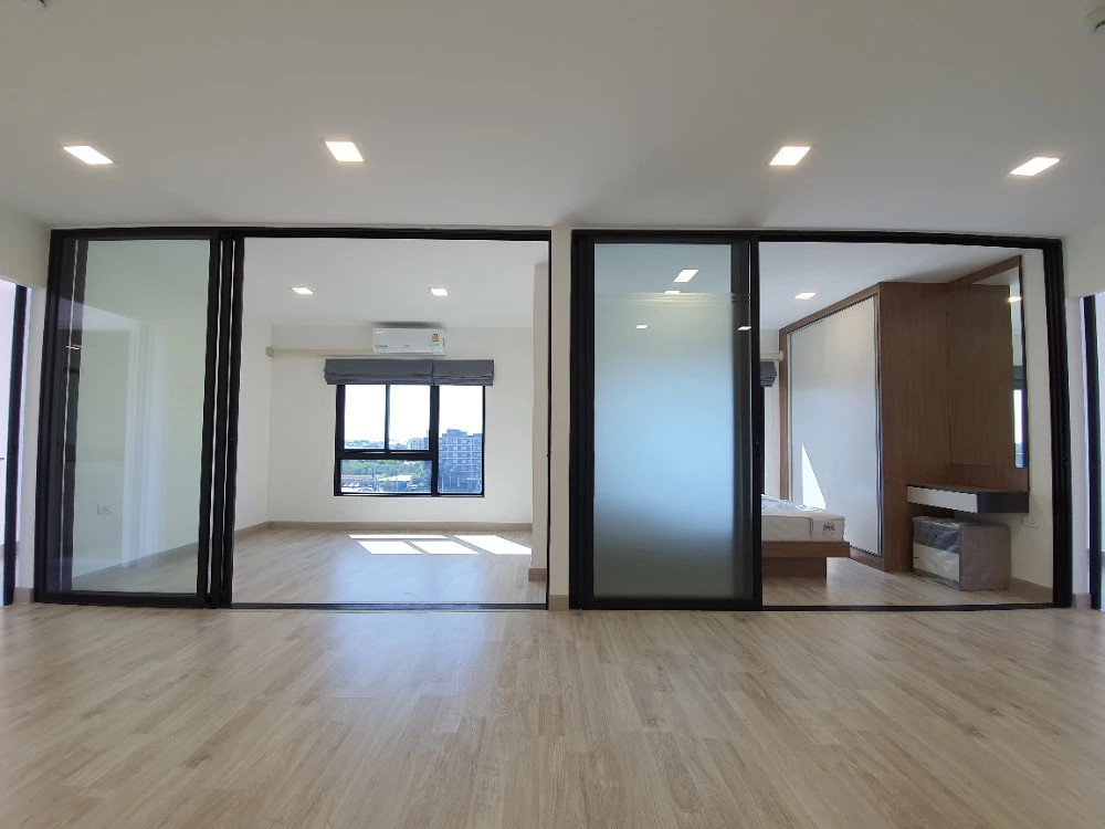 For rent: The One Plus Grand Ramkhamhaeng, 2 bedrooms. Spacious and airy. Book now!