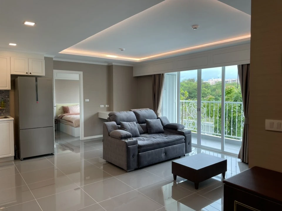 For rent: The Orient Resort and Spa, 2nd floor, Building C. The room has everything complete. Lots of usable space. Reserve now.
