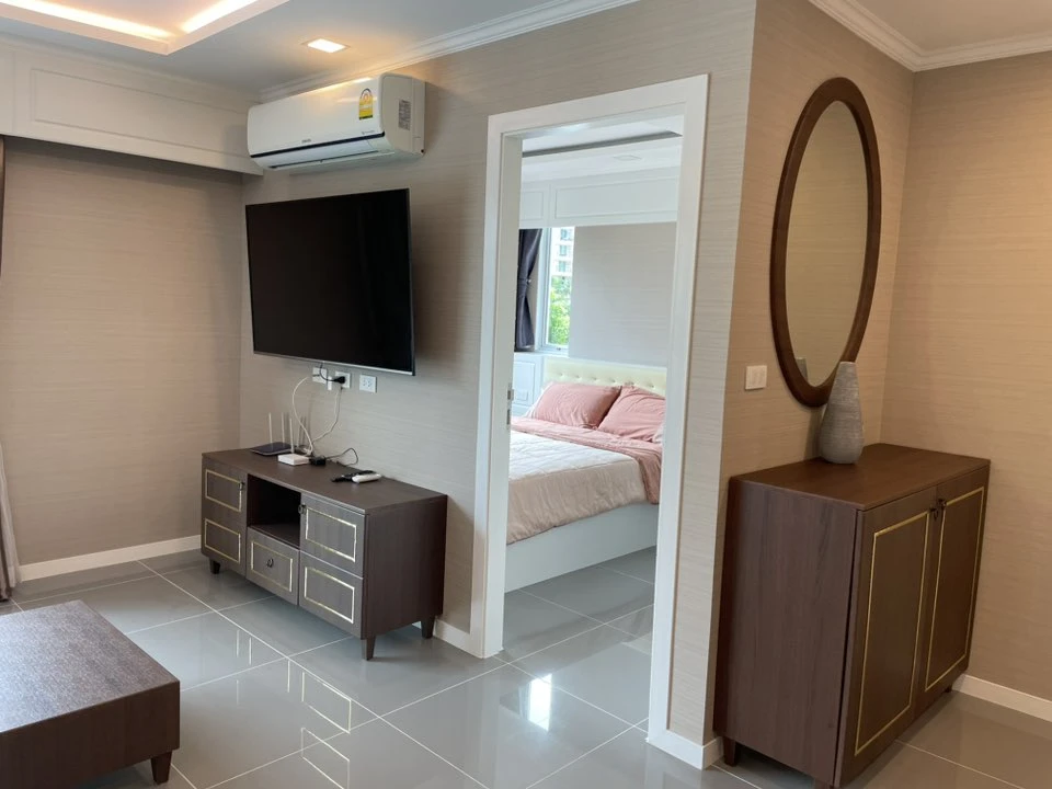 For rent: The Orient Resort and Spa, 2nd floor, Building C. The room has everything complete. Lots of usable space. Reserve now.