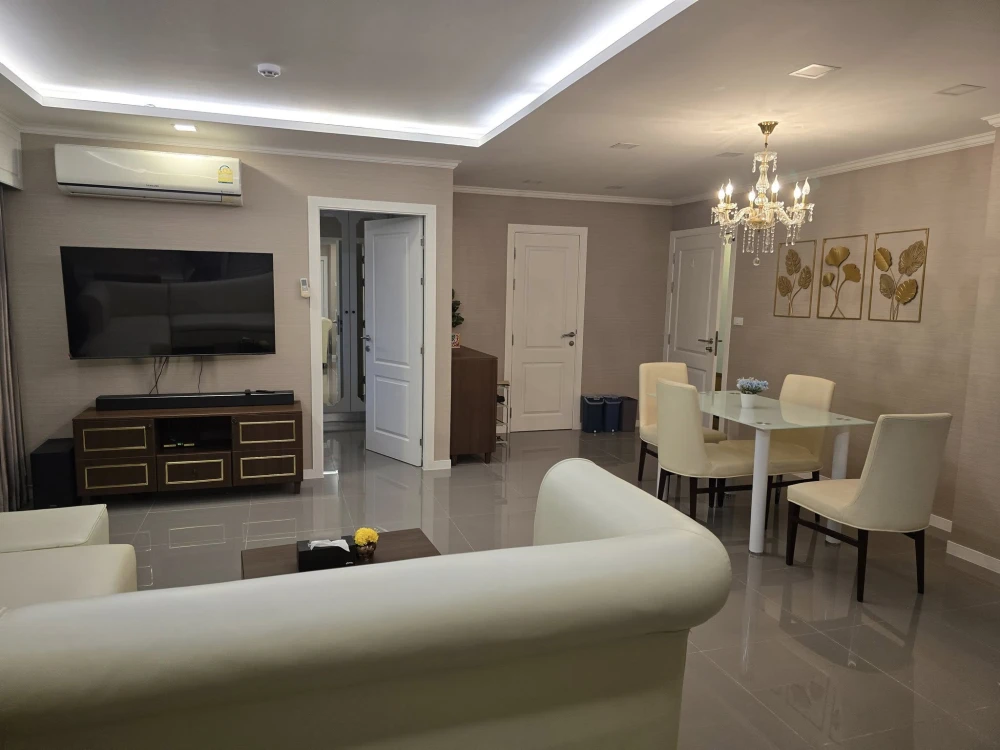 For rent: The Orient Resort and Spa, corner room, not crowded, fully furnished, decorated to the max, book now!