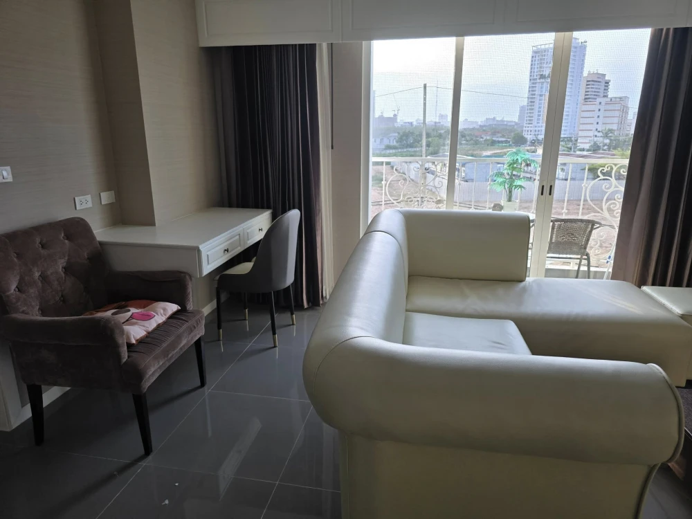 For rent: The Orient Resort and Spa, corner room, not crowded, fully furnished, decorated to the max, book now!