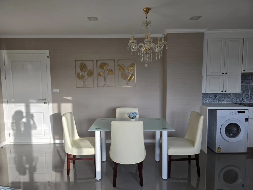 For rent: The Orient Resort and Spa, corner room, not crowded, fully furnished, decorated to the max, book now!