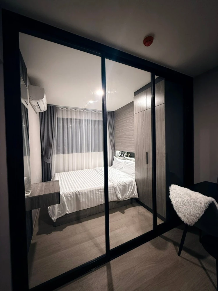 For rent: The Origin Bangkae, studio room with complete built-in furniture. Great location, convenient transportation. Book now!