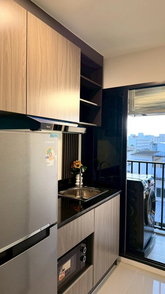 For rent: The Origin Bangkae, studio room with complete built-in furniture. Great location, convenient transportation. Book now!