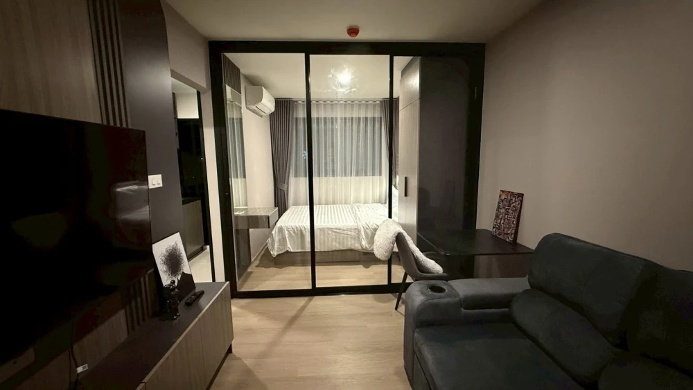 For rent: The Origin Bangkae, studio room with complete built-in furniture. Great location, convenient transportation. Book now!
