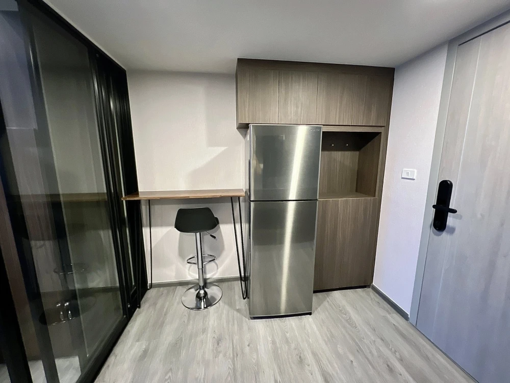 For rent THE ORIGIN LADPRAO-BANGKAPI, high ceiling condo, Duo Space, 2 floors, very good furniture in the room, focusing on quality, hurry and book no