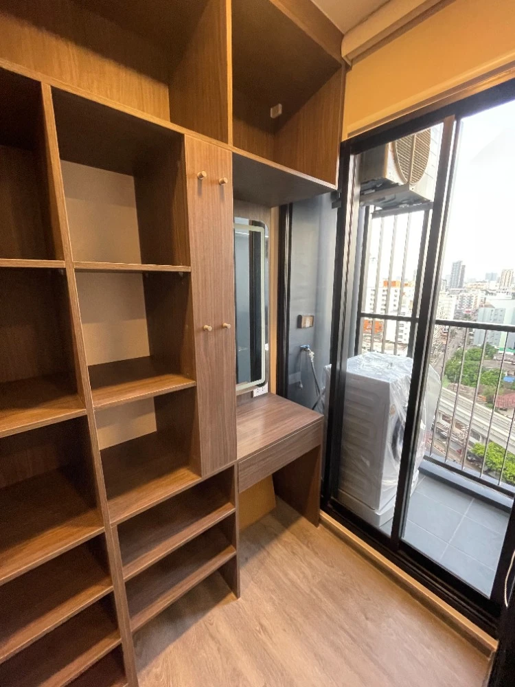 For rent: The Origin Ladprao-Bangkapi, 11th floor, pool view, fully furnished. Book now!