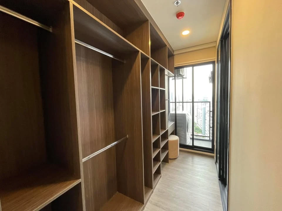 For rent: The Origin Ladprao-Bangkapi, swimming pool view, no buildings blocking the view, walk-in closet and full electrical appliances. Don't miss o