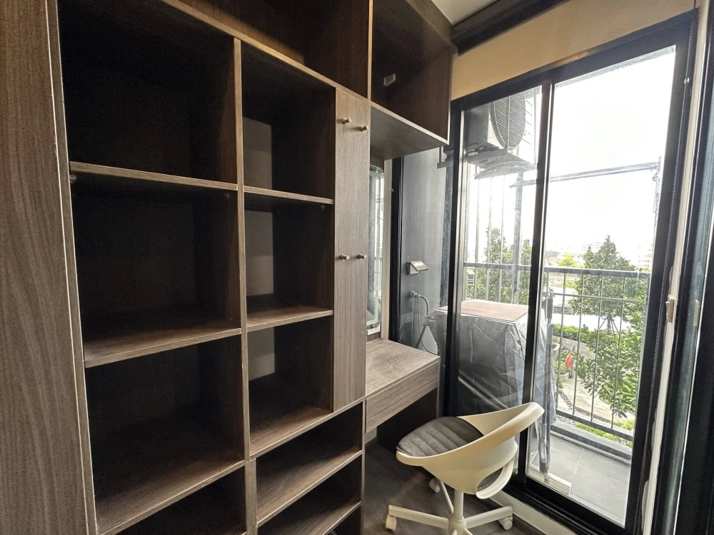 For rent: The Origin Ladprao-Bangkapi, a lovely room with complete furniture and appliances. Just bring your bags and move in!