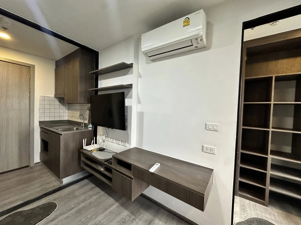 For rent: The Origin Ladprao-Bangkapi, a lovely room with complete furniture and appliances. Just bring your bags and move in!
