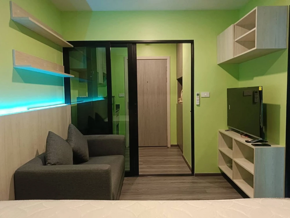 For rent: THE ORIGIN Onnut, studio room, 2nd floor. Fully furnished with appliances. You can't miss this opportunity!