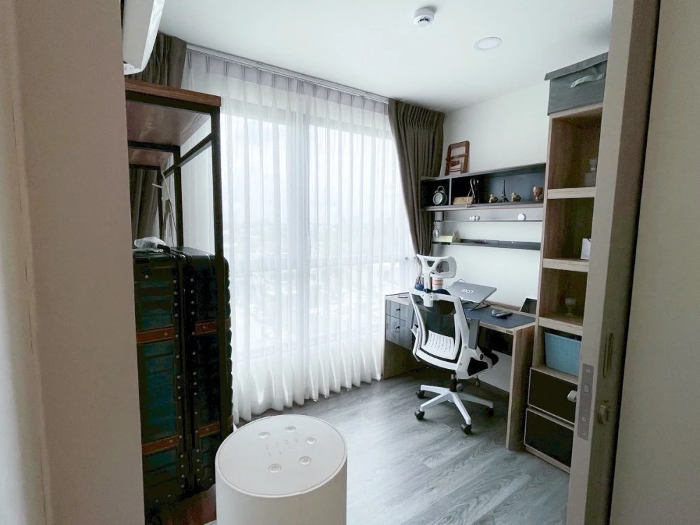 For rent THE ORIGIN Onnut, beautiful room, luxuriously decorated, comes with complete furniture and facilities. Don't miss it.