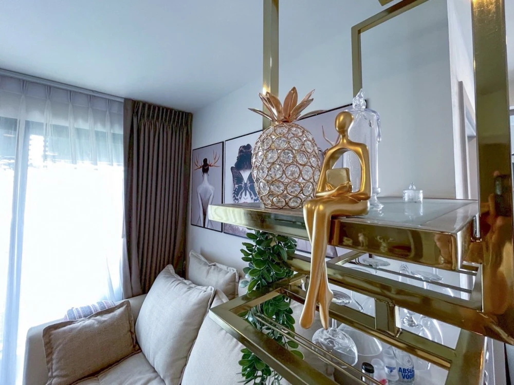For rent THE ORIGIN Onnut, beautiful room, luxuriously decorated, comes with complete furniture and facilities. Don't miss it.