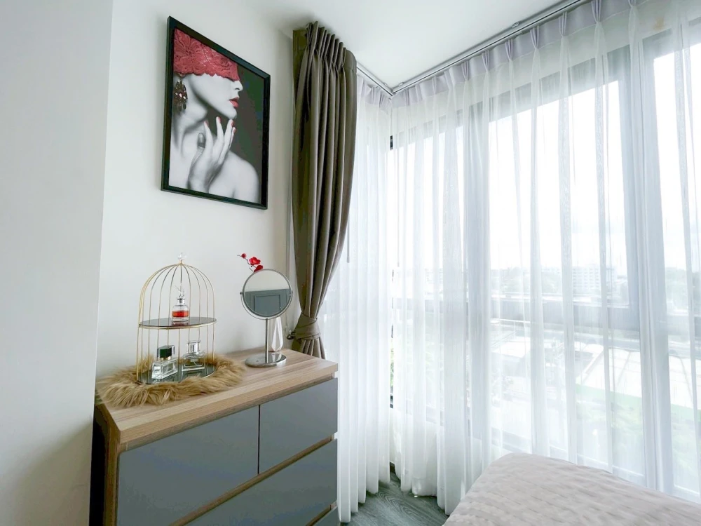 For rent THE ORIGIN Onnut, beautiful room, luxuriously decorated, comes with complete furniture and facilities. Don't miss it.