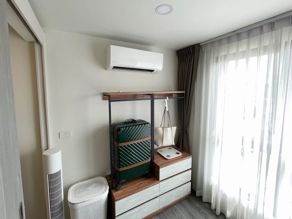 For rent THE ORIGIN Onnut, beautiful room, luxuriously decorated, comes with complete furniture and facilities. Don't miss it.