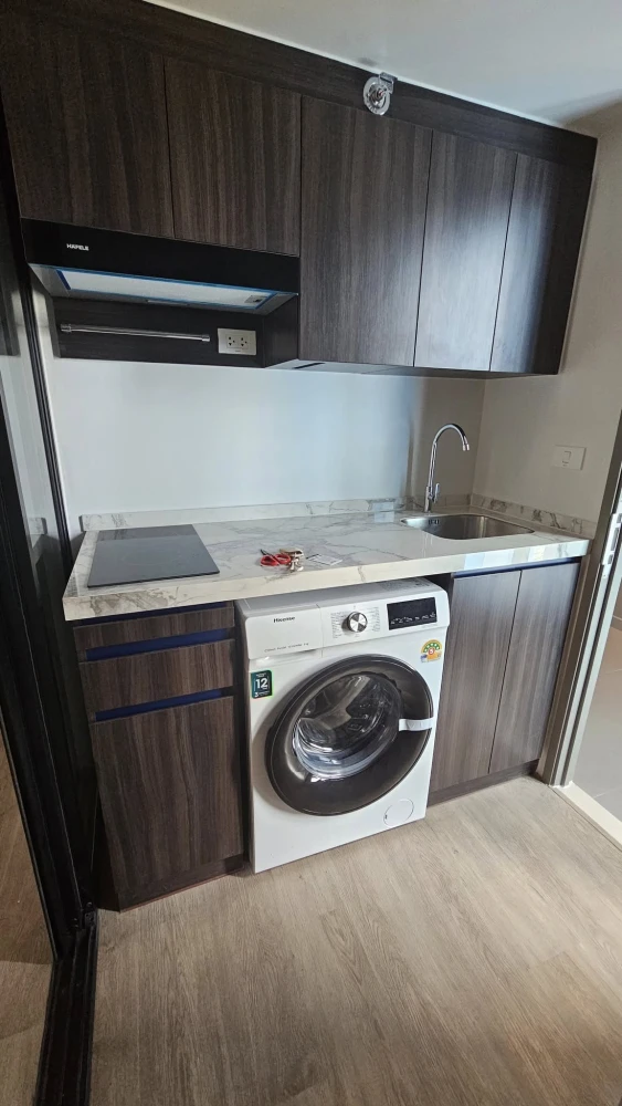For rent: The Origin Plug & Play Ramintra, 2-story room with high ceiling, fully furnished and equipped with appliances. Just bring your bags and move