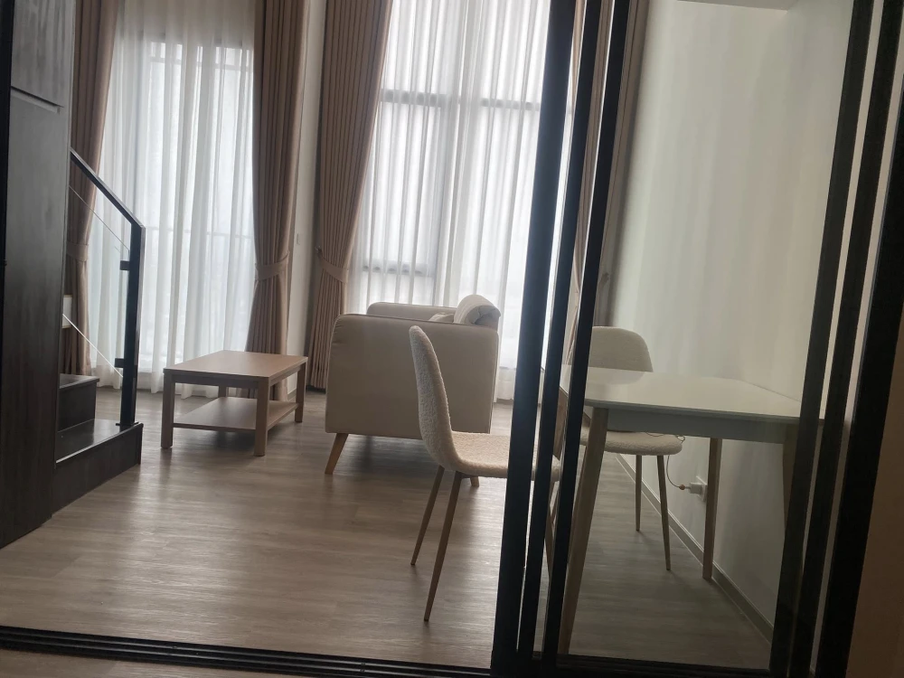For rent: The Origin Plug & Play Ramintra, high ceiling room, airy, lots of usable space, fully furnished, book now.