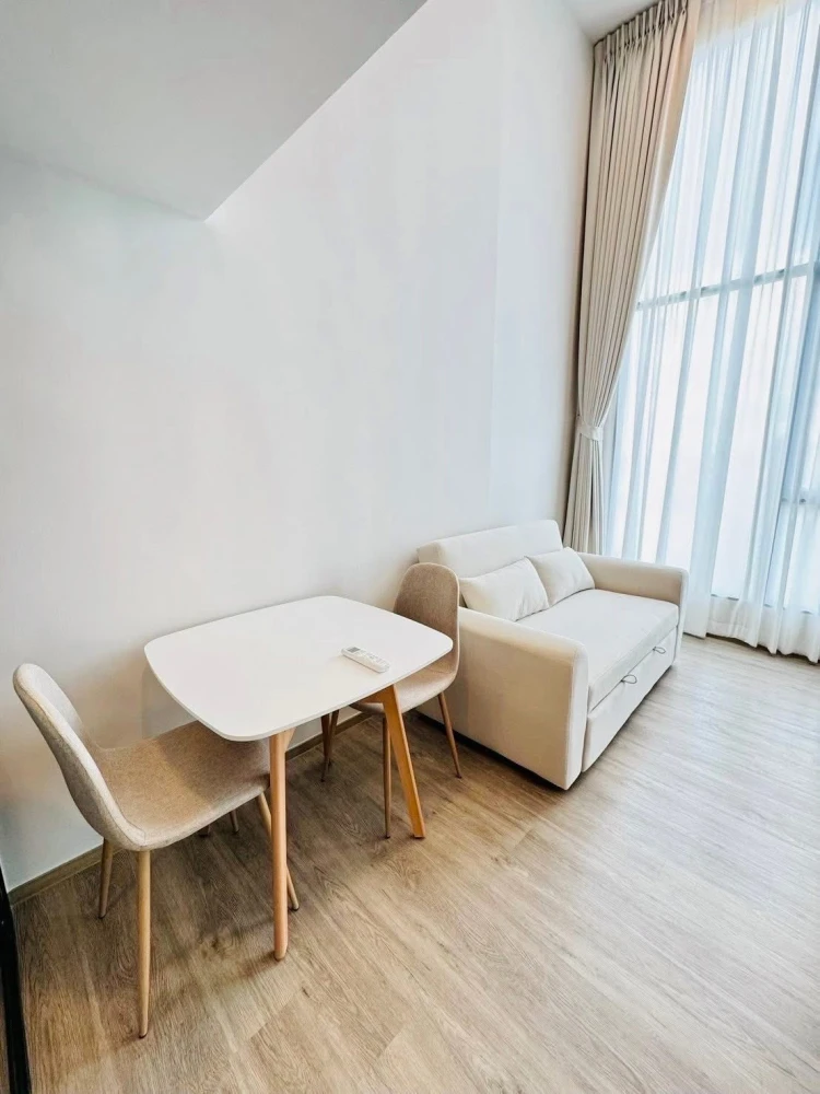 For rent: The Origin Plug & Play Ramintra. High ceiling, airy, not hot. Fully furnished and equipped with appliances. Don't miss out!