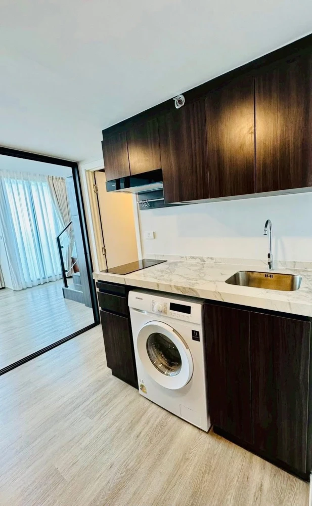 For rent: The Origin Plug & Play Ramintra. High ceiling, airy, not hot. Fully furnished and equipped with appliances. Don't miss out!